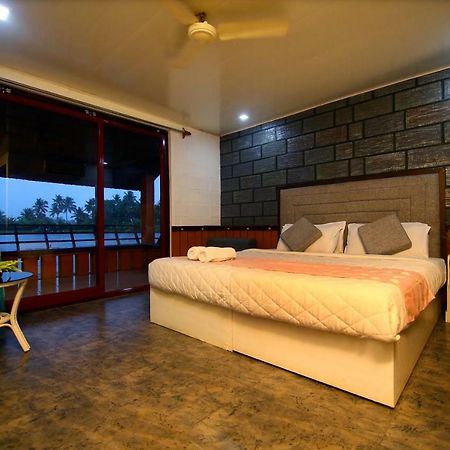 Green Palace Ayurveda Resort, Alleppey Alappuzha Buitenkant foto