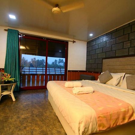 Green Palace Ayurveda Resort, Alleppey Alappuzha Buitenkant foto