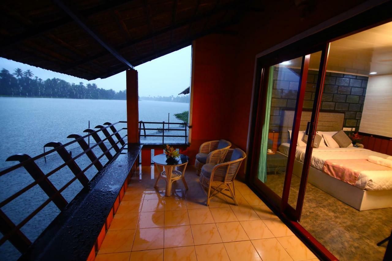 Green Palace Ayurveda Resort, Alleppey Alappuzha Buitenkant foto