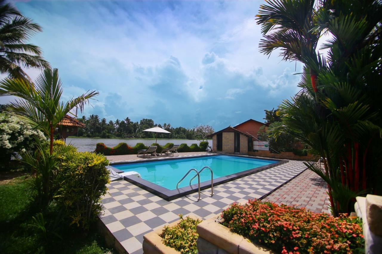 Green Palace Ayurveda Resort, Alleppey Alappuzha Buitenkant foto
