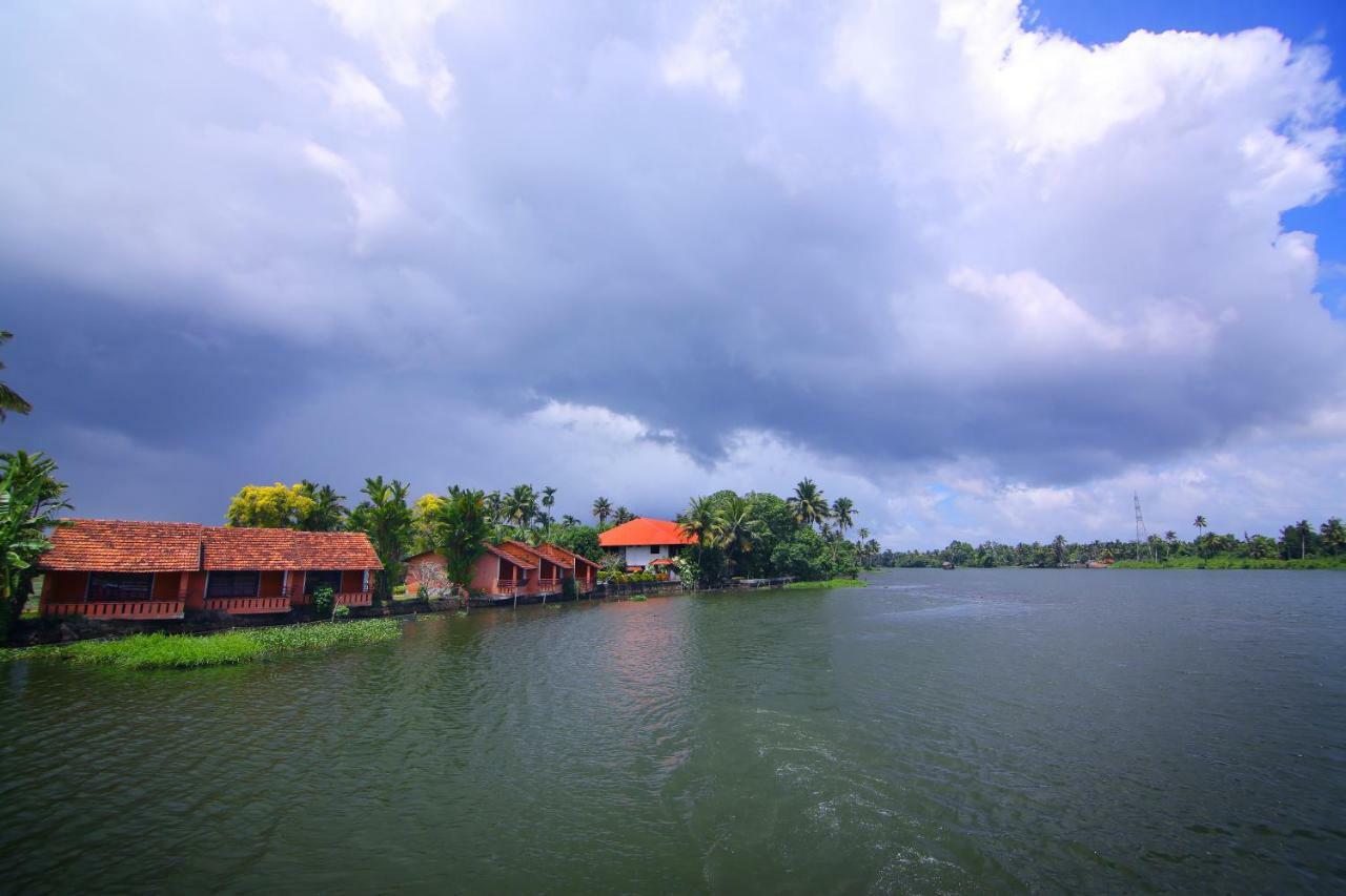Green Palace Ayurveda Resort, Alleppey Alappuzha Buitenkant foto