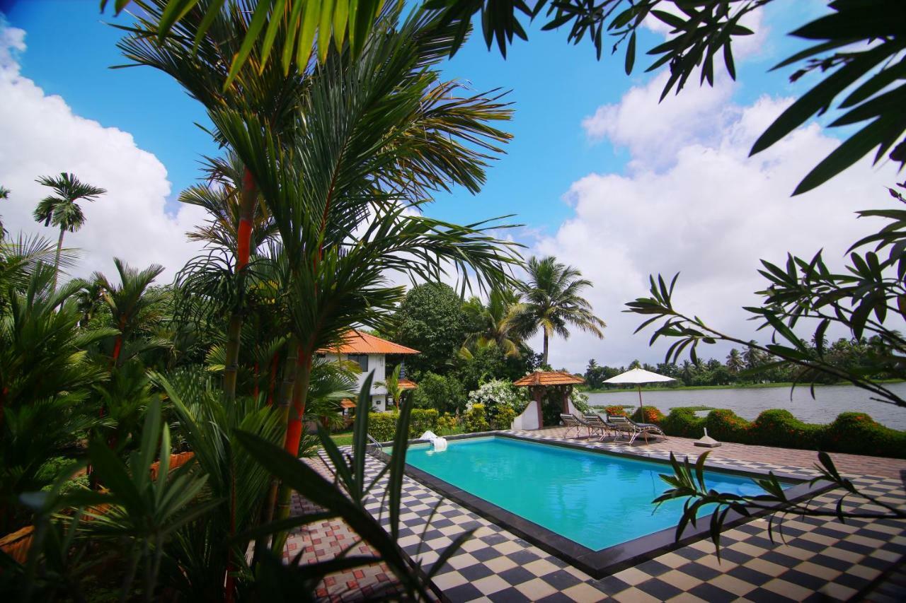 Green Palace Ayurveda Resort, Alleppey Alappuzha Buitenkant foto