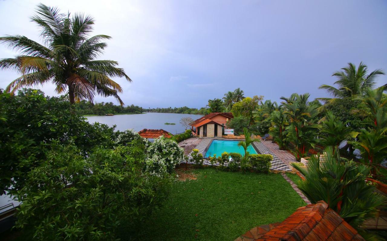 Green Palace Ayurveda Resort, Alleppey Alappuzha Buitenkant foto